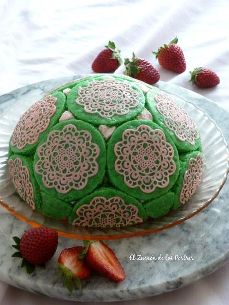 Bomba de Fresa con Encaje