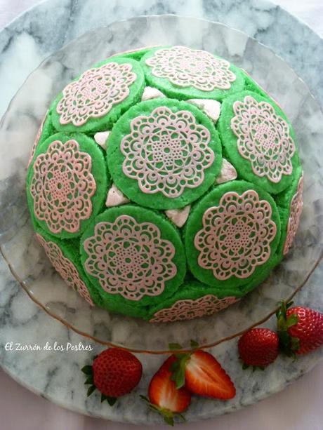 Bomba de Fresa con Encaje