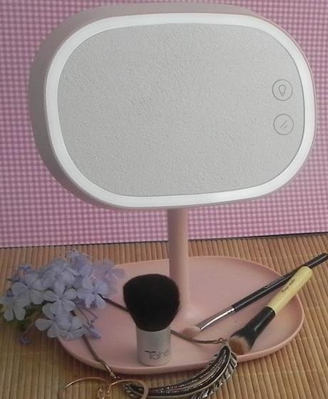 Comprando en Gearbest: Espejo con luz led 3-en-1 y eyeliners de colores.