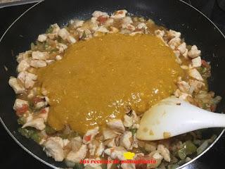 FIDEOS CHINOS CON PECHUGA DE POLLO EN SALSA CURRY