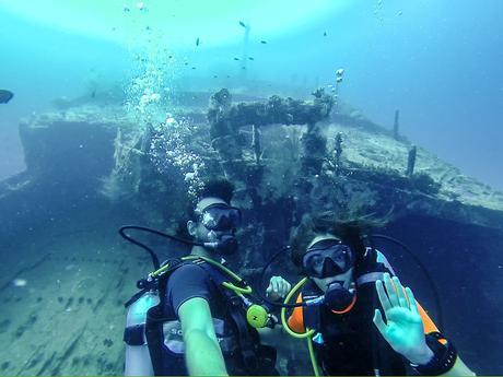 Piratas submarinos! Guraidhoo, Maldivas