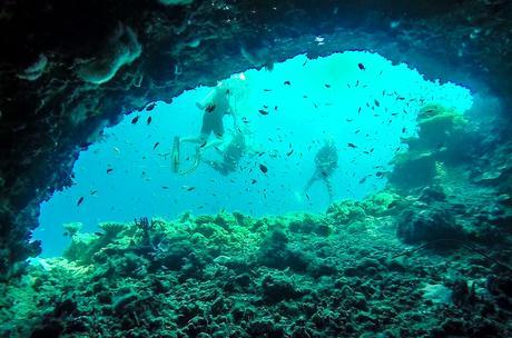 Bucear en Guraidhoo, Maldivas