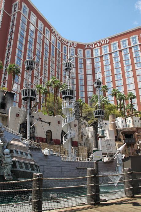 treasure-island-las-vegas-cincodays