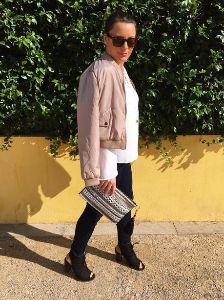 look_bomber_y_ccamiseta_cordones_streetstyle_fashionblogger_blogdemoda_castellon_mivestidoazul-4