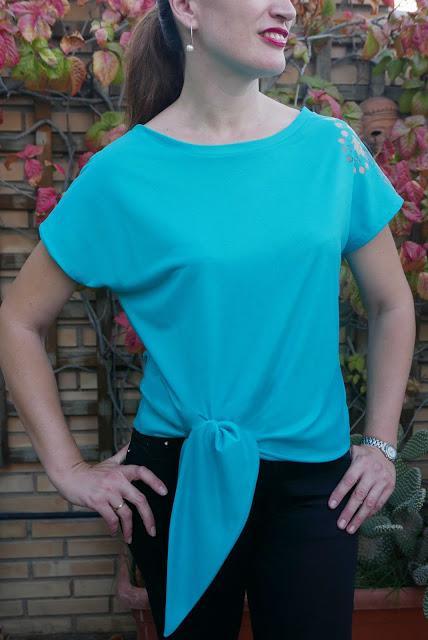 Blusa con nudo Blusa con nudo