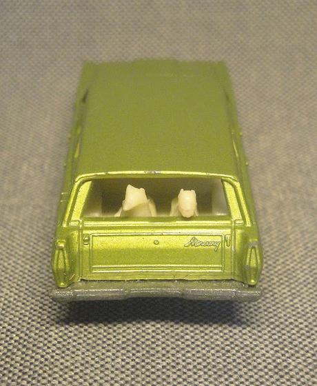 La rural Mercury con los perros