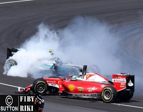 Resumen del GP de Malasia 2016 | Ricciardo gana por un fallo del motor de Hamilton