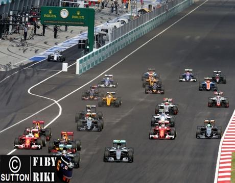 Resumen del GP de Malasia 2016 | Ricciardo gana por un fallo del motor de Hamilton