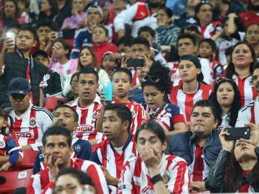 Chivas no logra el apoyo de su afición en el Estadio Chivas no logra el apoyo de su afición en el Estadio