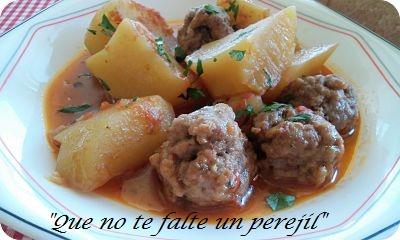 Papas Guisadas con Albóndigas