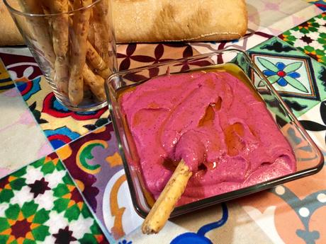 Hummus de alubias rojas y remolacha