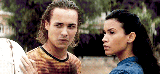 Nick y Luciana en el finale de 'Fear the Walking Dead'