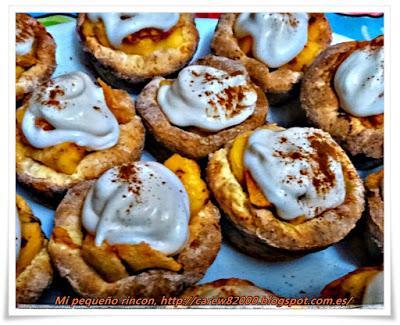 Pastelillos de crema pastelera y crema de nata