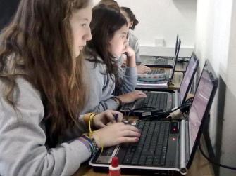 Perspectivas para una mejor calidad educativa – Educar para empoderar y clases modulares (Modular Classrooms). 7154831140_7bdc1884bb_b