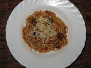 ESPAGUETIS A LA PUTTANESCA