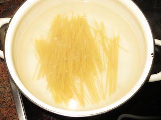 ESPAGUETIS A LA PUTTANESCA