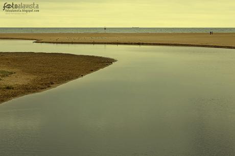 Serenidad de agua y arena - Fotografía artística