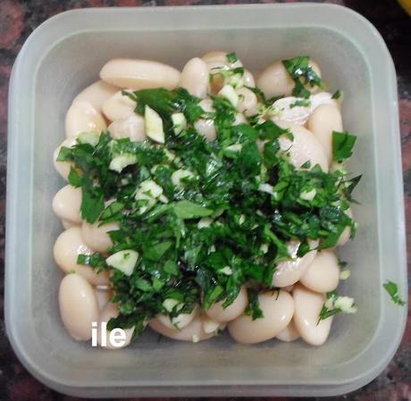 Porotos con ajo, perejil y morrones