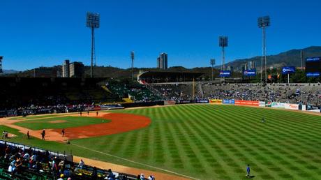 Se necesita más del 50% del salario mínimo para ir a un juego de Leones del #Caracas (LISTA DE PRECIOS E INFOGRAFIA)