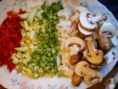 Risotto al parmesano con  champiñones, verduras y tomates secos: Ingredientes cortados