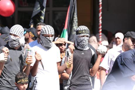 Organización terrorista “solo” antisionista celebra el apuñalamiento y asesinato de judios.