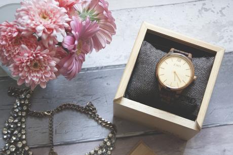 un reloj de madera para disfrutar del tiempo como tú quieras