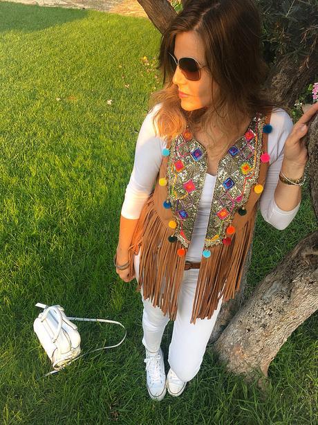 Chaleco boho chic multicolor.