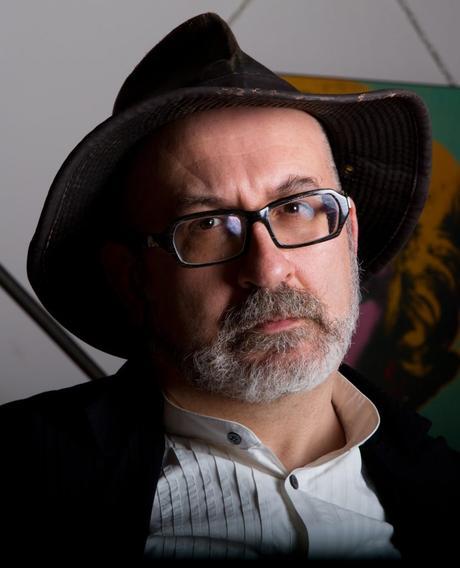 Plan de finde, viajar leyendo! El autor, Sandrone Dazieri