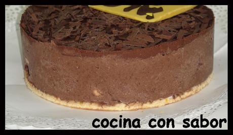 Mousse de chocolate relleno de profiteroles Mousse de chocolate relleno de profiteroles