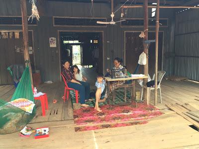 Donde hay ricos, hay pobres. Escapada a pueblos flotantes en Kampong Khleang ( Siam Reap - Kampong Khleang día 18 #vietnam16im)