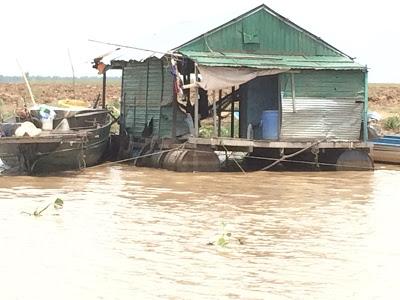 Donde hay ricos, hay pobres. Escapada a pueblos flotantes en Kampong Khleang ( Siam Reap - Kampong Khleang día 18 #vietnam16im)