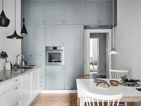 Lámparas colgantes sobre la encimera iluminación cocinas cocinas sin muebles superiores cocinas pequeñas cocinas nórdicas cocinas modernas blog decoración nórdica 