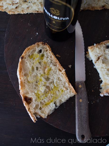 Pan con tomates secos y aceitunas {Sin amasado}