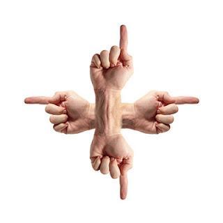 ¿Facebook o Twitter?