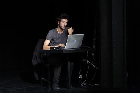 “Ficción experimental y la videoinstalación multipantalla” de Lois Patiño