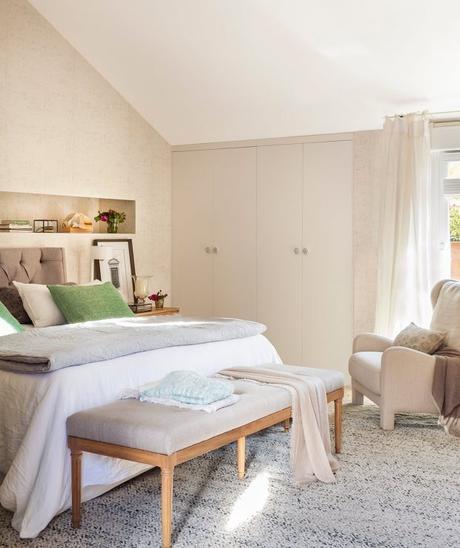 Posibilidades de un salon pequeño dormitorio-abuhardillado