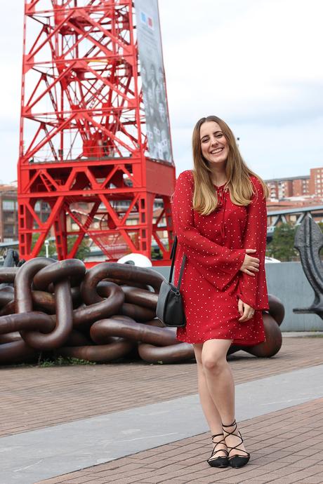 Vestido rojo... ¡y con lunares!