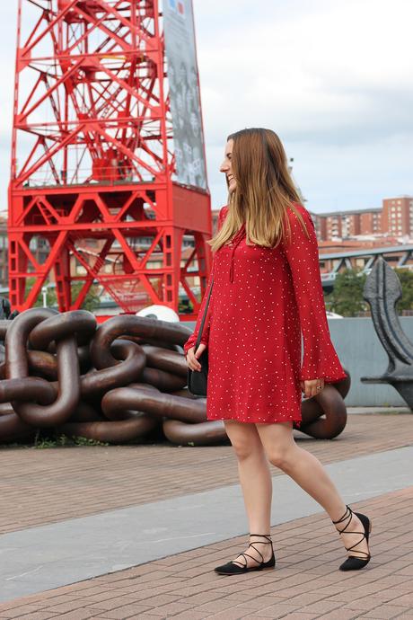 Vestido rojo... ¡y con lunares!