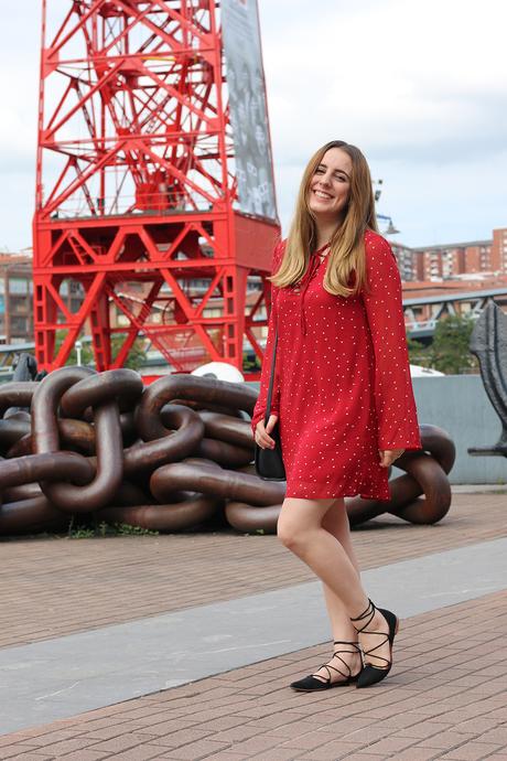 Vestido rojo... ¡y con lunares!