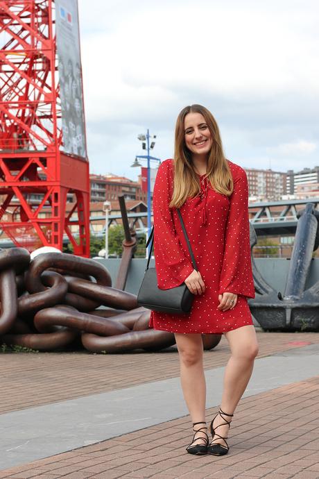 Vestido rojo... ¡y con lunares!