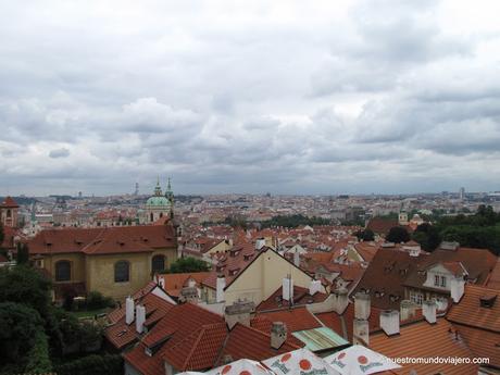 Praga; la Catedral de San Vito y Malá Strana