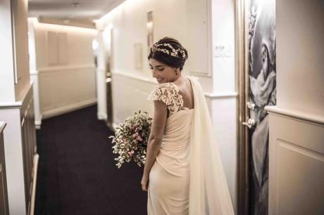 bride-corridor-photography