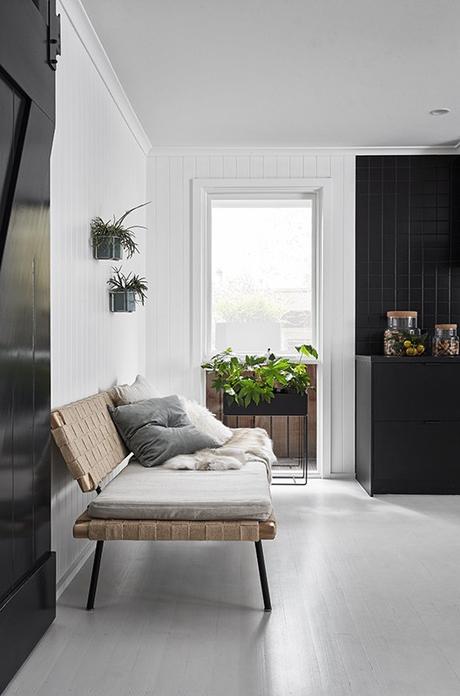 Puro estilo nórdico en Australia estilo escandinavo decoración minimalista decoración interiores casas negras casas madera casas australia blog decoración nórdica 
