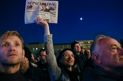 Polémico cierre del diario Népszabadság