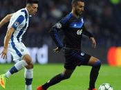Héctor Herrera podría salir Porto