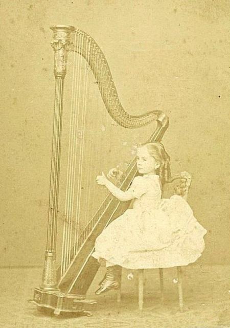 La arpista solidaria, Clotilde Cerdá (1861-1926)