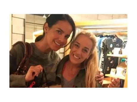 Vea como Lilian Tintori va de compras mientras los opositores marchaban este 12-O