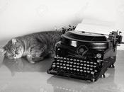 máquina escribir poeta gata