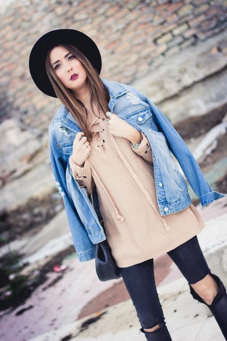 LACE UP SWEATER