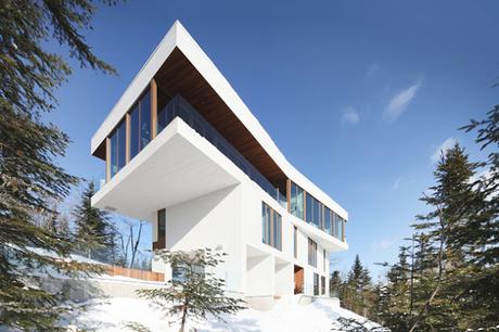 Casa Vanguardista en las Montanas de Quebec